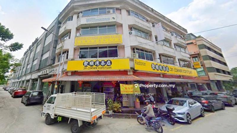 For Sale - ROI 5.2% BIG CORNER SHOP FACING MAIN ROAD, GOOD BUY, Taman Petaling, Petaling Utama. Fully tenanted