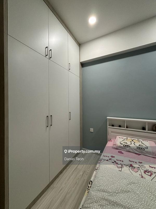 For Sale - Skyridge Garden