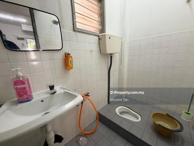 Rumah Berangkai 2 Tingkat untuk Dijual di Taman Bukit Serdang, Seri Kembangan oleh Vincent Tan - iProperty.com.my