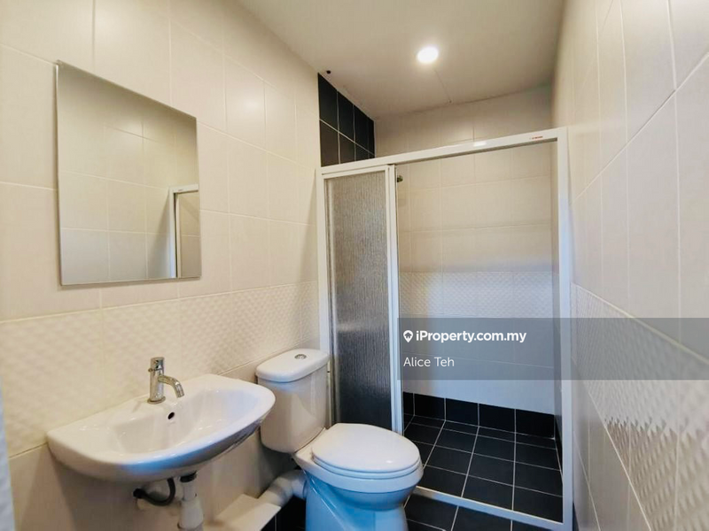 Condominium for Sale in 10 Island Resort by Alice Teh - iProperty.com.my