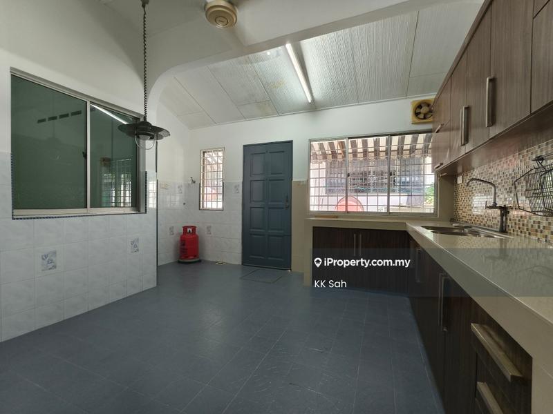 Rumah Berangkai 1 Tingkat untuk Dijual di Taman Desa Semenyih, Semenyih oleh KK Sah - Kitchen - iProperty.com.my