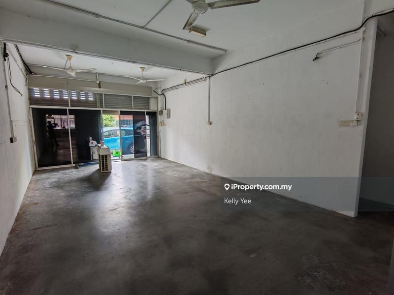 For Rent - Ground Floor Shoplot @ Pusat Perniagaan Rozhan for Rent