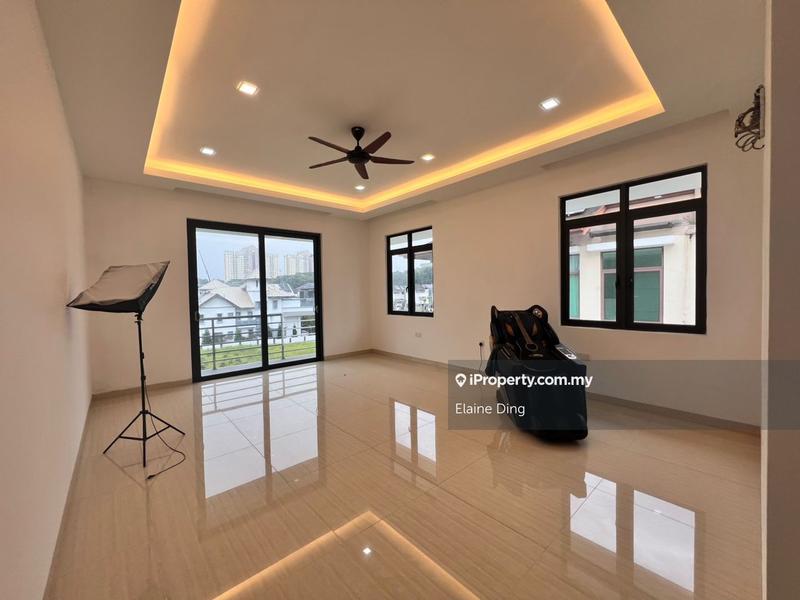 Bungalow House for Sale in Bluwater Estate, Seri Kembangan by Elaine Ding - iProperty.com.my