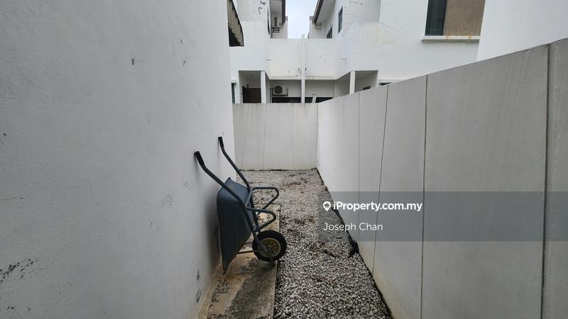 Rumah Berkembar untuk Dijual di Setia Utama, Setia Alam oleh Joseph Chan - iProperty.com.my