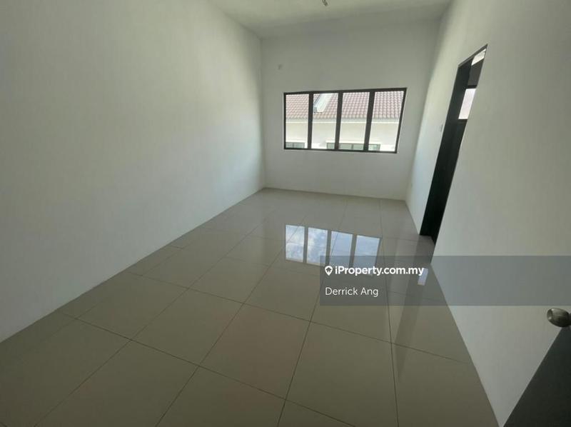 Semi-Detached House for Sale in Taman Scientex Rawang, Rawang by Derrick Ang - iProperty.com.my