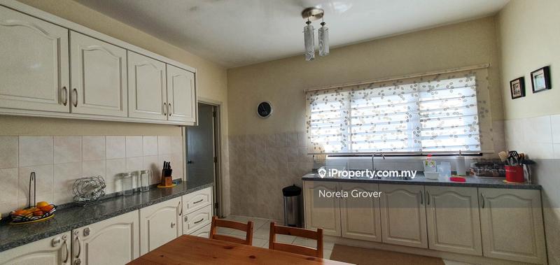 Condominium for Sale in Opal Damansara by Norela Grover - Spacious kitchen with cabinets - iProperty.com.my