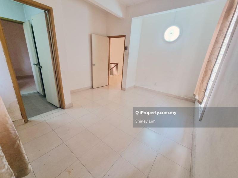 Rumah Berkembar untuk Dijual di Taman Kipark, Puchong oleh Shirley Lim - iProperty.com.my