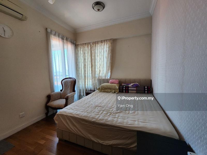 For Sale - Ara Hill Condominium