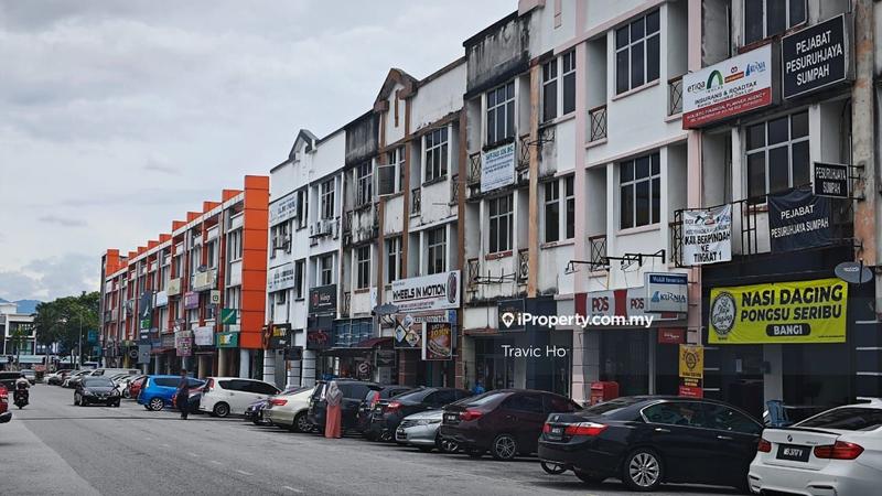 For Rent - 3Storey Shop Main Road , Bandar Seri Putra , Bangi , Selangor