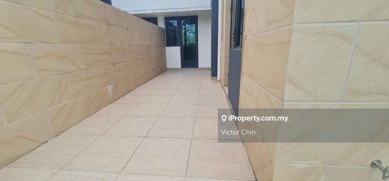 Rumah Berangkai 3 Tingkat untuk Dijual di Forest City Golf Resort Villa, Johor Bahru oleh Victor Chin - iProperty.com.my