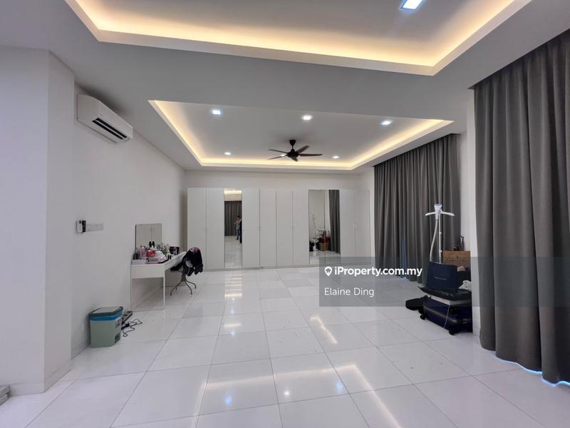 Bungalow House for Sale in Bluwater Estate, Seri Kembangan by Elaine Ding - iProperty.com.my