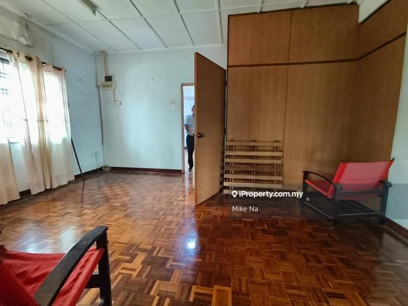 Rumah Berkembar untuk Dijual di Taman Sungai Besi Indah, Seri Kembangan oleh Mike Na - iProperty.com.my