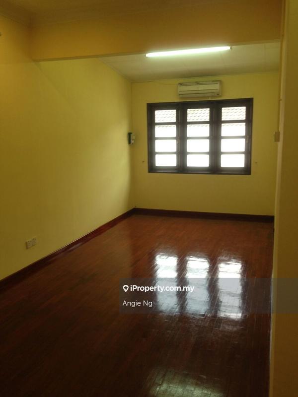 Rumah Berkembar untuk Dijual di Batu Uban, Bayan Lepas oleh Angie Ng - iProperty.com.my