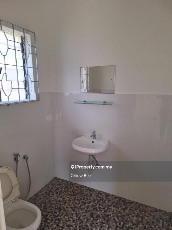 Rumah Berkembar untuk Disewa di 2-Storey Semi-D at Tanjung Tokong, Tanjung Tokong oleh Chiew Bee - iProperty.com.my