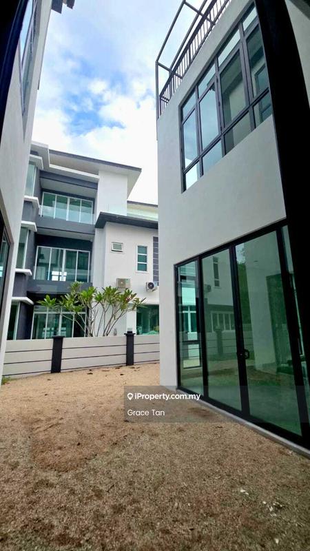 Bungalow House for Sale in Taman Equine, Seri Kembangan by Grace Tan - Exterior - iProperty.com.my