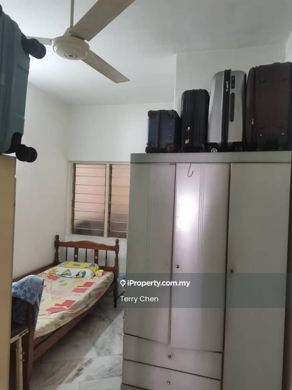 Rumah Teres untuk Dijual di Taman Serdang Jaya, Seri Kembangan oleh Terry Chen - Bedroom - iProperty.com.my