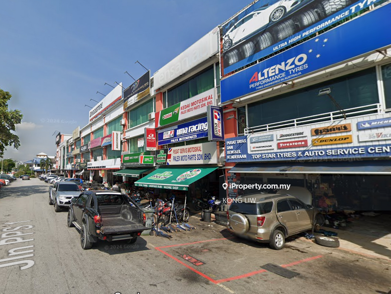 For Sale - ROI 5.53% Pusat Perdagangan Selaseh ( Batu Caves ) 3 Storey Shop For Sale