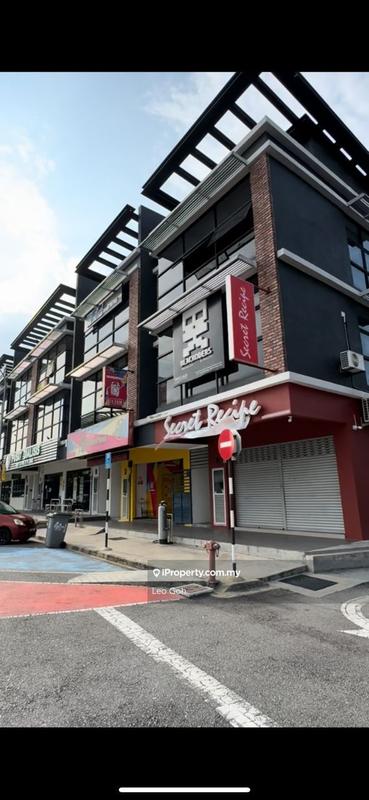 For Sale - 3 storey Rasah Prima Freehold Roi 4%+ Tenanted unit HIghway Tollside