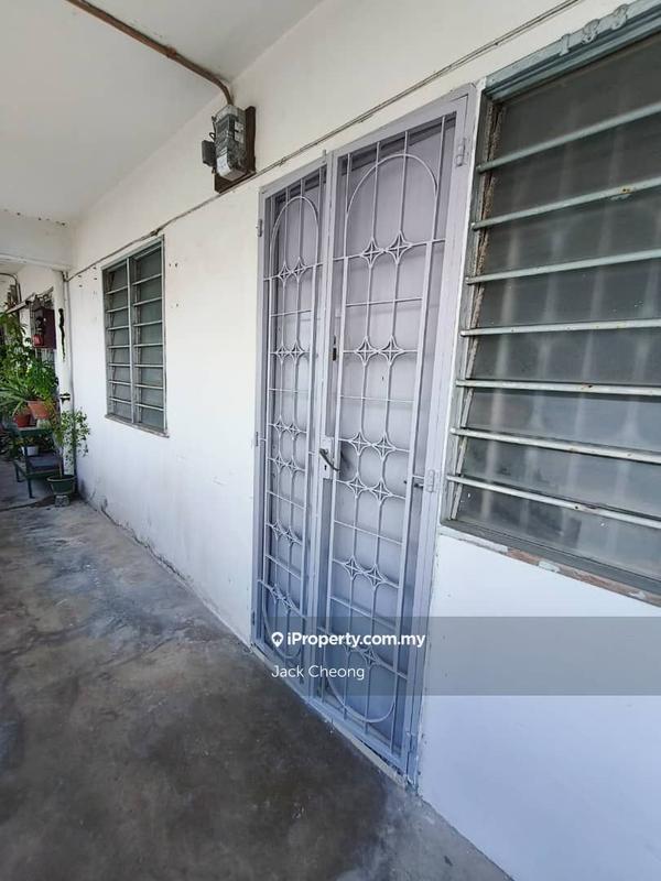For Sale - Gat Lebuh Macallum