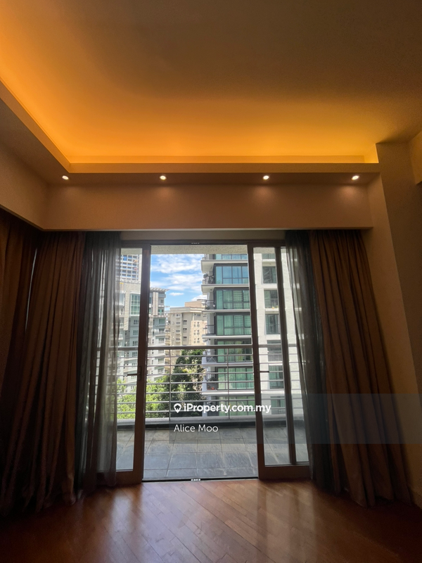 For Sale - Hampshire Park Condominium