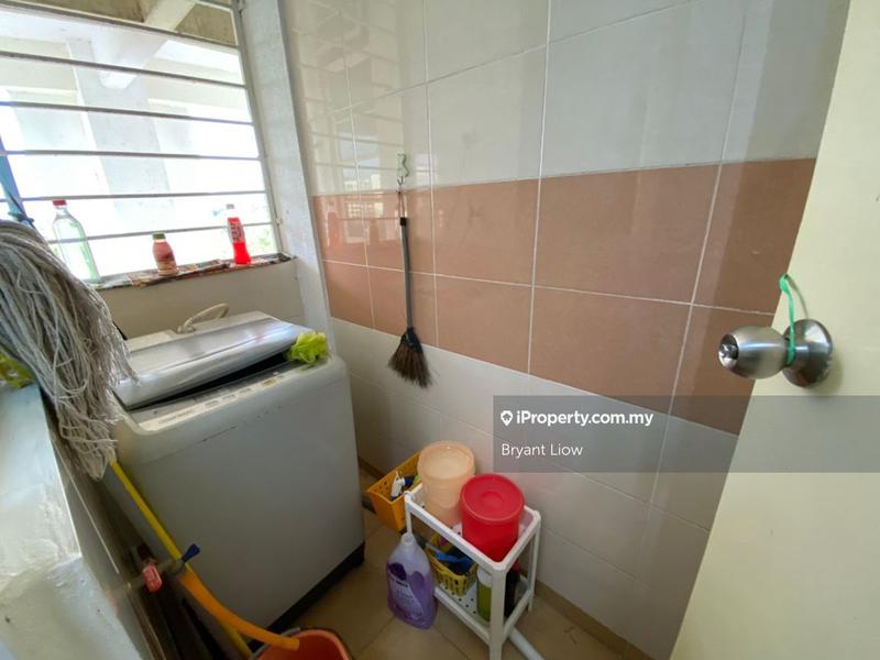 Pangsapuri untuk Dijual di Pangsapuri Bukit Beruang Bestari (University View) oleh Bryant Liow - iProperty.com.my