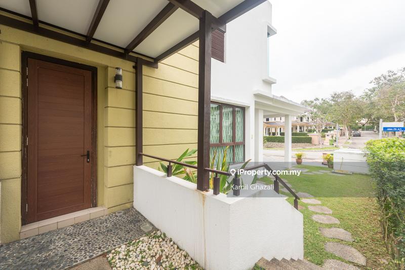 Semi-Detached House for Sale in LAKE VIEW Yara Twinvilla 2.5 Storey Semi-D House, Presint 8 by Kamil Ghazali - iProperty.com.my