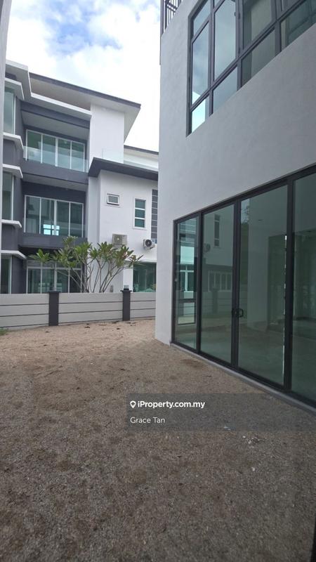 Bungalow House for Sale in Taman Equine, Seri Kembangan by Grace Tan - iProperty.com.my