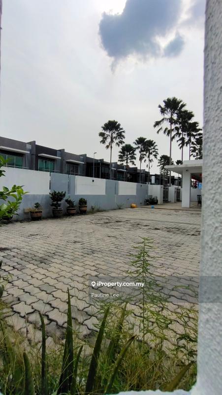Rumah Teres 2-Tingkat untuk Dijual di Taman Lestari Putra, Seri Kembangan oleh Pauline Lee - iProperty.com.my