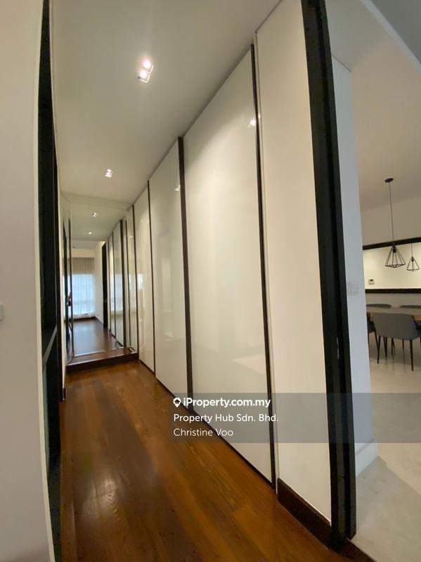 Service Residence for Sale in Banyan Tree Signatures by Christine Voo - Masterbedroom with Built in Wardrobe - iProperty.com.my