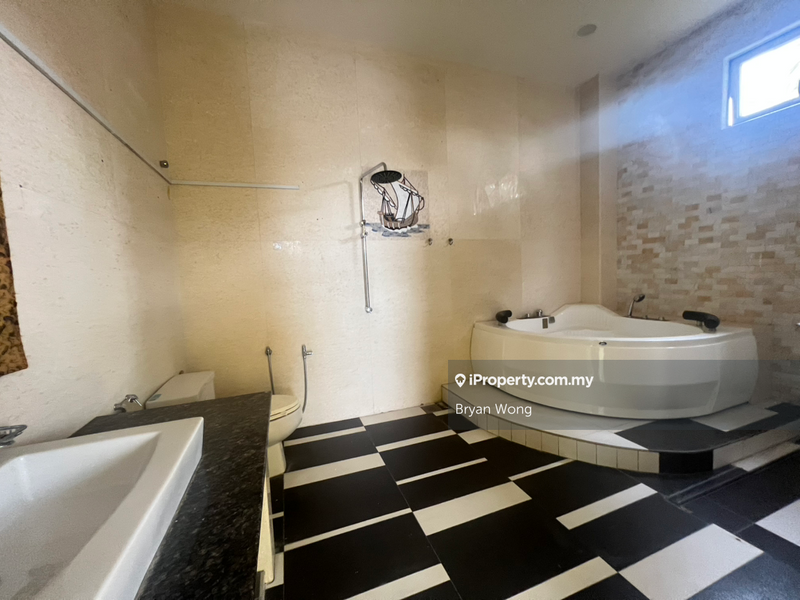 Bungalow House untuk Dijual di Country Heights, Kajang oleh Bryan Wong - iProperty.com.my