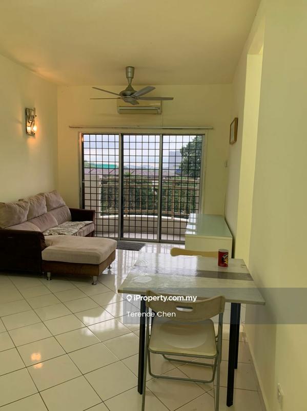 Apartment for Sale in Pangsapuri Seri Meranti by Terence Chen - Living Room - iProperty.com.my