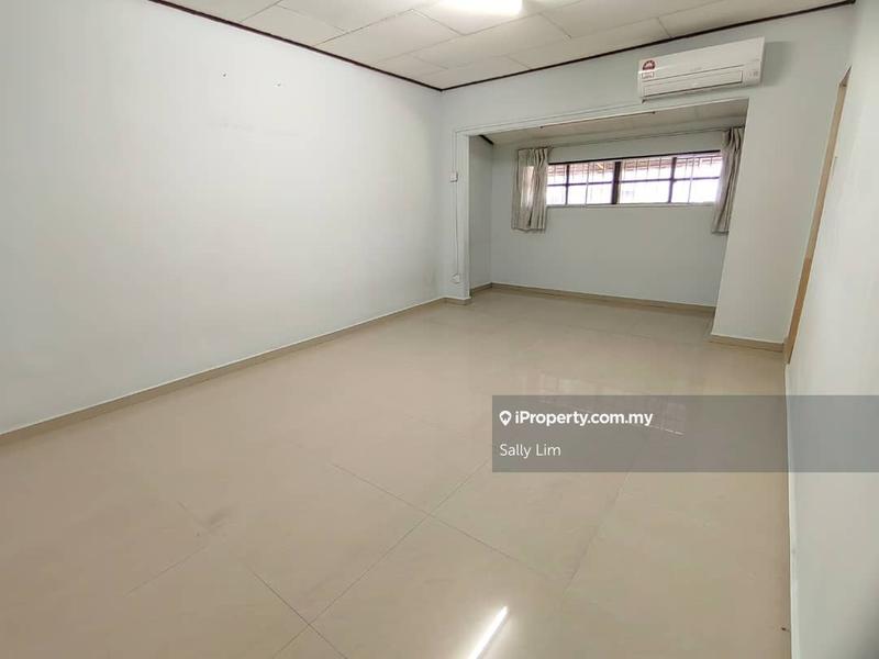 Rumah Teres 2-Tingkat untuk Dijual di Serdang, Seri Kembangan oleh Sally Lim - iProperty.com.my