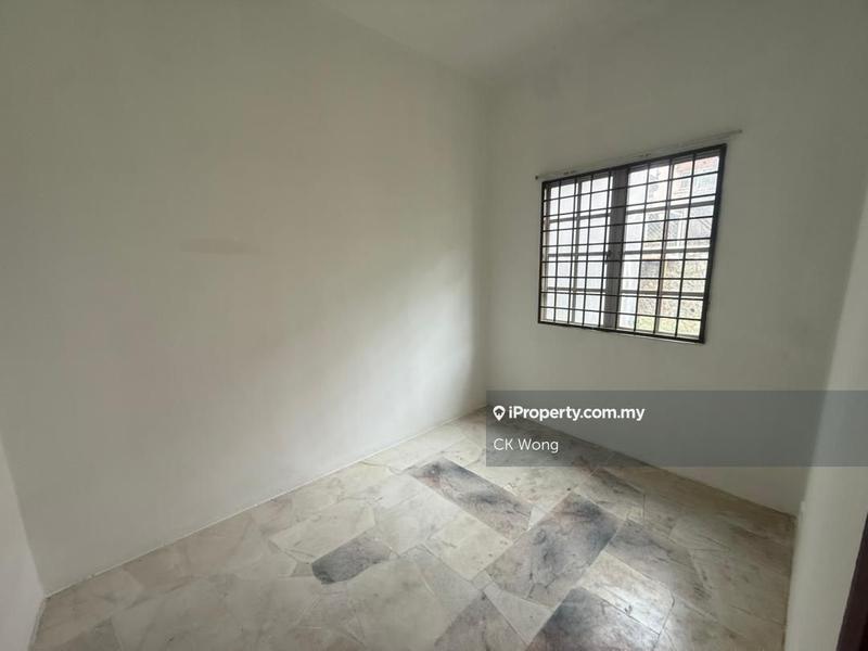 Rumah Teres untuk Dijual di Taman Lestari Perdana, Seri Kembangan oleh CK Wong - iProperty.com.my