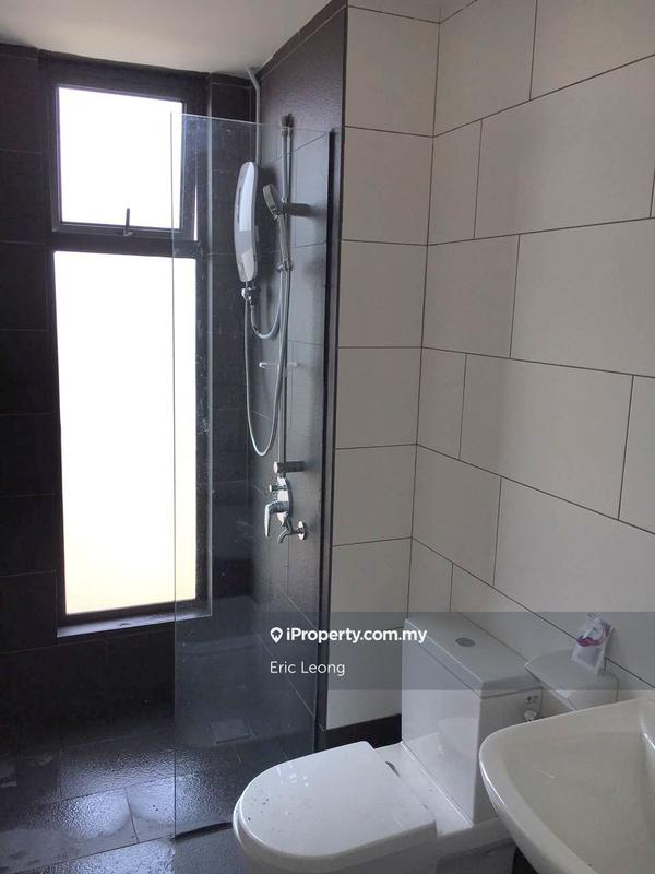 Kediaman Servis untuk Dijual di Univ 360 Place oleh Eric Leong - iProperty.com.my