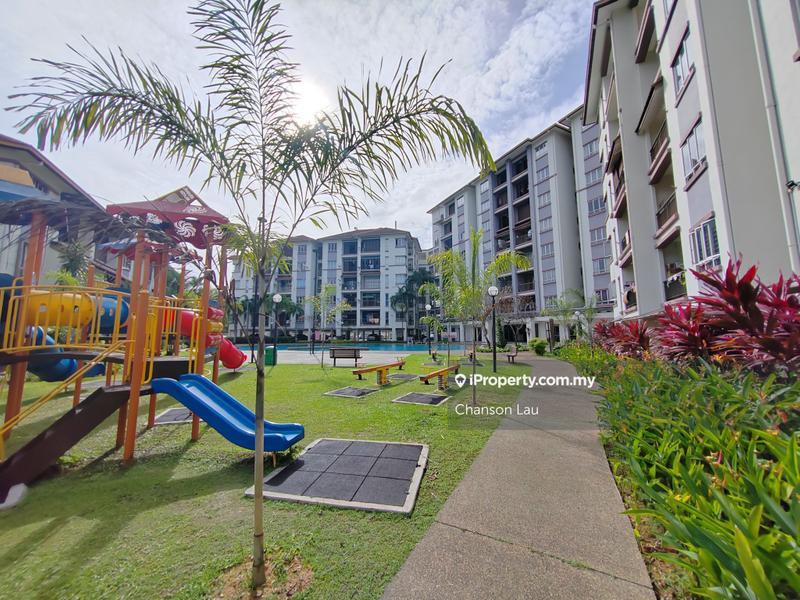For Sale - Lakes Condominiums / Pangsapuri Tasik