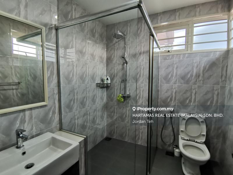 Bungalow House for Sale in Seksyen 8, Kota Damansara by Jordan Teh - iProperty.com.my