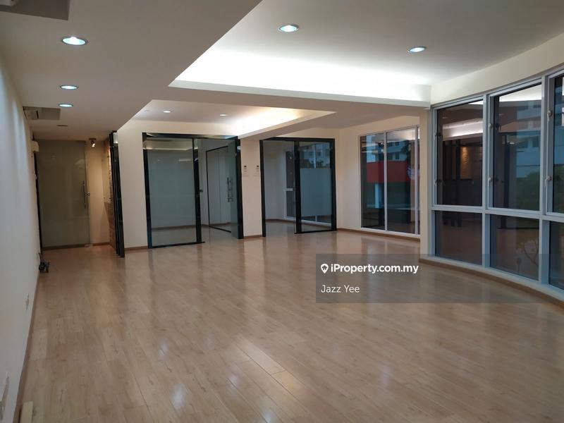 For Rent - 【Bandar Puteri🔥】Partial Furnished 1st Floor Office with Lift for rent