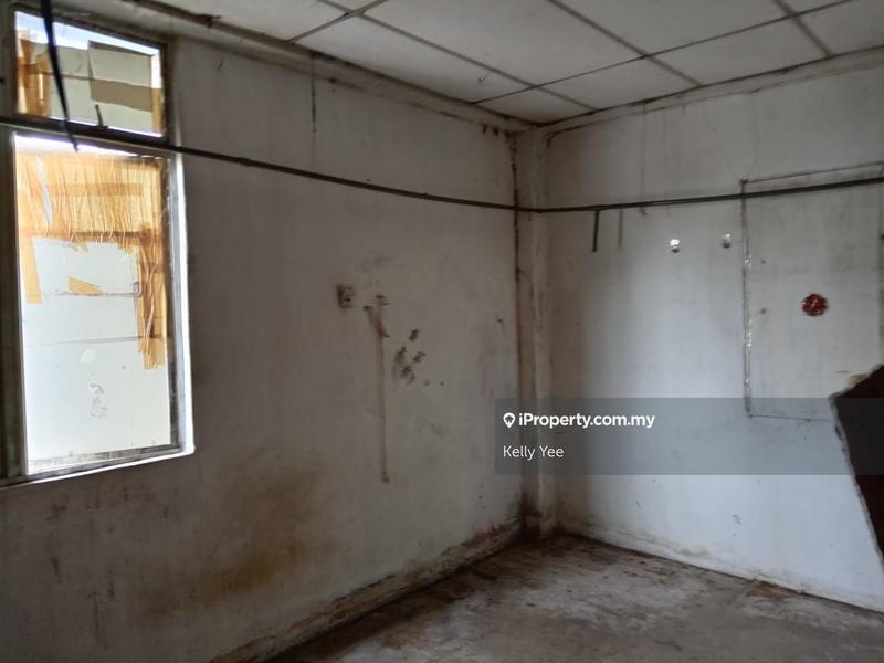 For Rent - 1.5 Storey Light Industrial Shoplot @ Taman Perindustrian Ringan Usahajaya for Rent