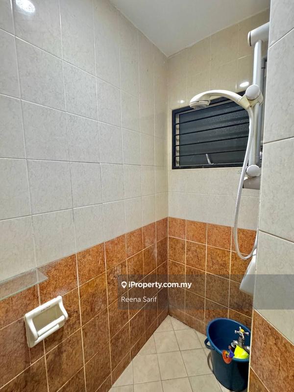 Rumah Berangkai 2 Tingkat untuk Dijual di Bukit Jelutong, Shah Alam oleh Reena Sarif - iProperty.com.my