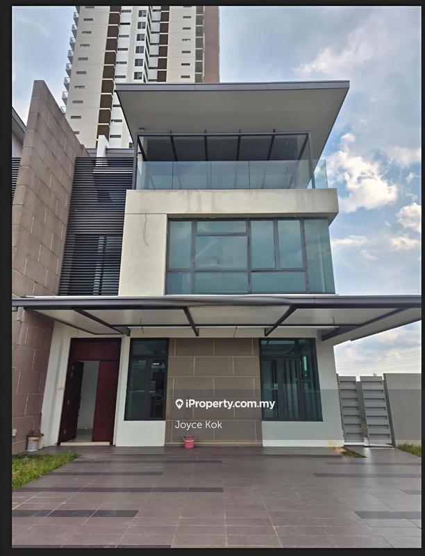 Bungalow House for Sale in Putra Heights, Subang Jaya by Joyce Kok - iProperty.com.my