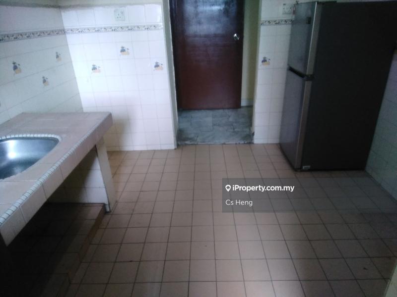 Pangsapuri untuk Dijual di Vista Angkasa oleh Cs Heng - iProperty.com.my