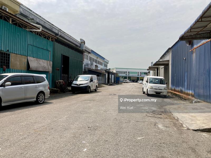Kilang Teres untuk Dijual di Uep Industrial Park, Subang Jaya oleh Wei Kiat - iProperty.com.my