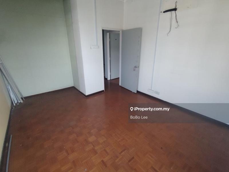 Rumah Berangkai 2 Tingkat untuk Dijual di Taman Overseas Union (Taman Oug), Jalan Klang Lama (Old Klang Road) oleh BoBo Lee - iProperty.com.my