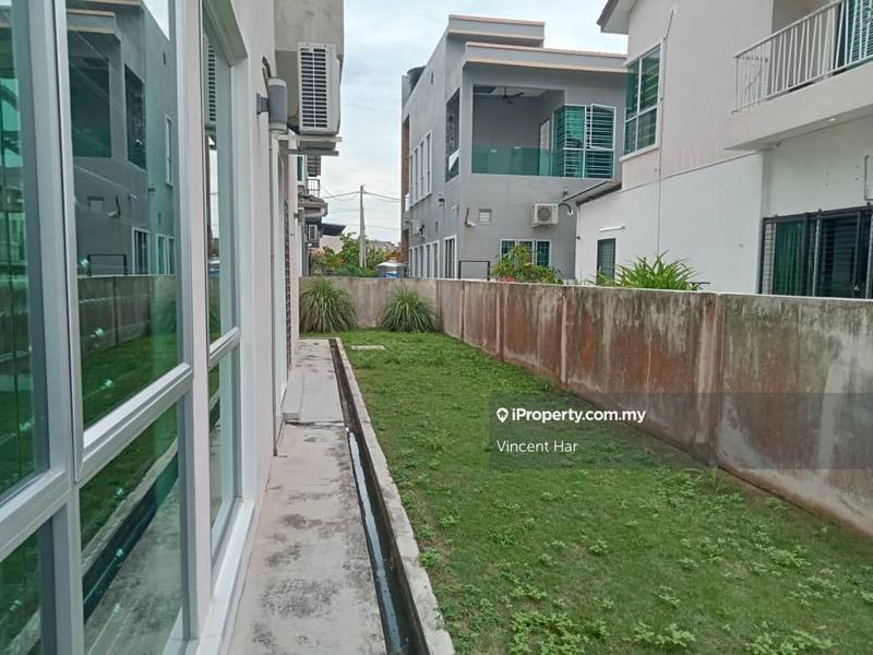 Rumah Berkembar untuk Dijual di Taman Permai 2, Sitiawan oleh Vincent Har - iProperty.com.my