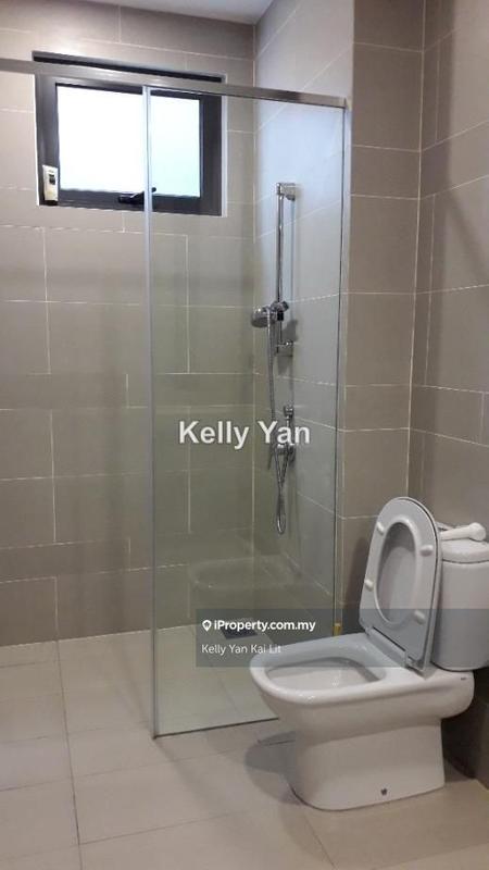 Bungalow House untuk Dijual di Taman Melawati, Ulu Kelang oleh Kelly Yan Kai Lit - Bedroom 2 bathroom - iProperty.com.my