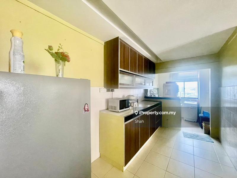Kondominium untuk Dijual di Platinum Lake PV 12 oleh Shah - iProperty.com.my