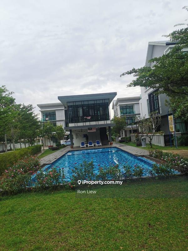 Rumah Bandar untuk Dijual di Taman Bukit Serdang, Seri Kembangan oleh Ron Liew - iProperty.com.my
