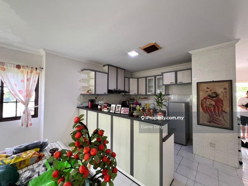 Rumah Bandar untuk Dijual di Country Heights, Kajang oleh Elaine Ding - iProperty.com.my