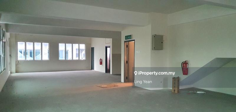 Shop / Office untuk Dijual di Pusat Bandar Putra Permai, Seri Kembangan oleh Ling Yean - iProperty.com.my