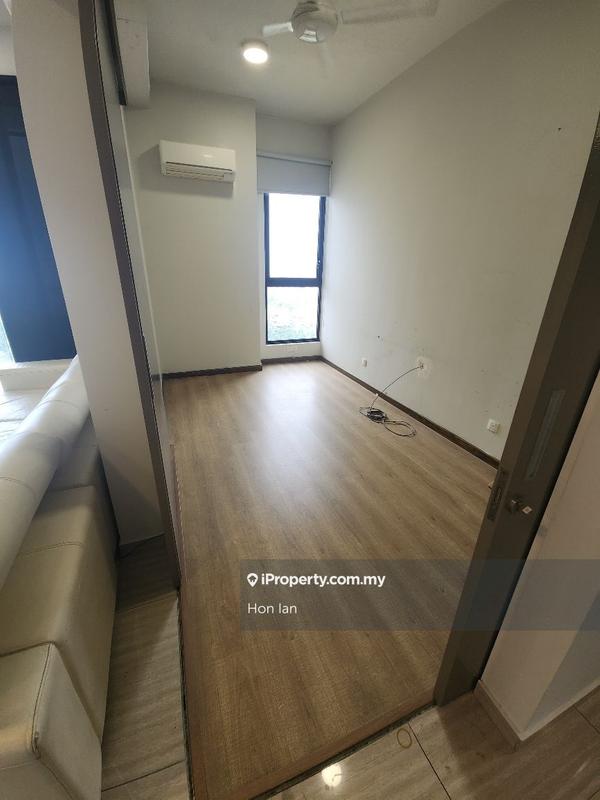 Service Residence for Sale in Twin Arkz by Hon Ian - iProperty.com.my